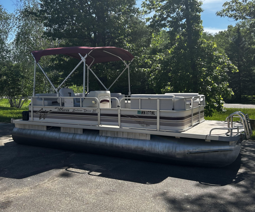 20' Sportsman Deluxe pontoon boat