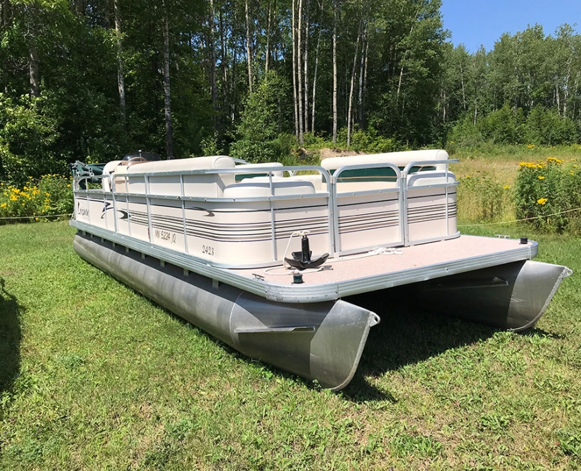 24′ Leisure Pontoon Olds Pontoon Rental & Storage