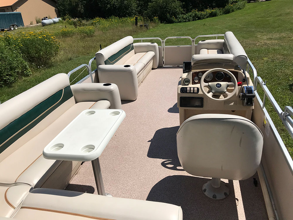 24′ Leisure Pontoon Olds Pontoon Rental & Storage